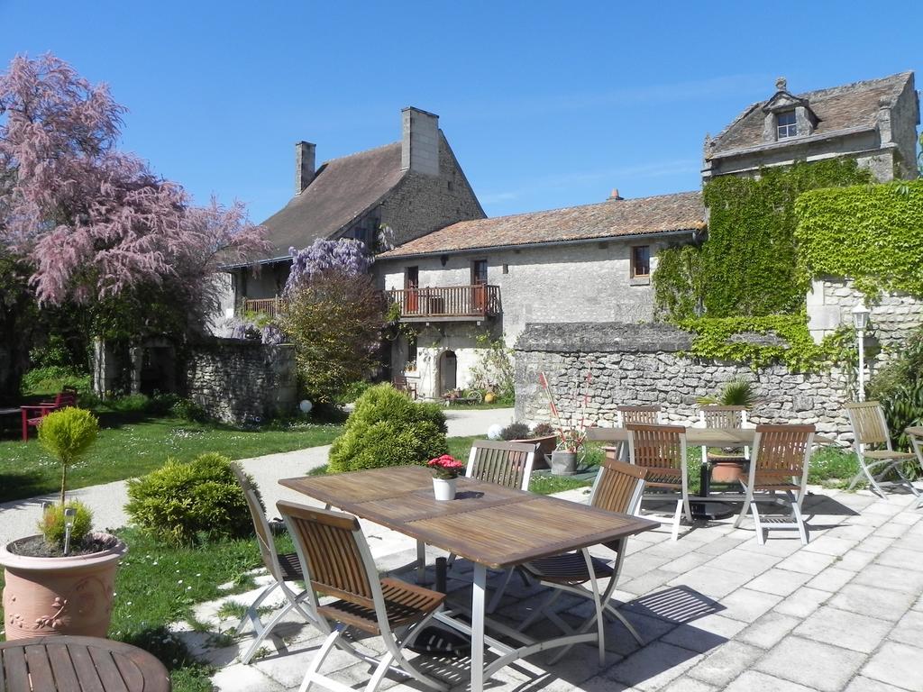 Le Pigeonnier Du Perron Hotel Availles-en-Chatellerault Exterior photo