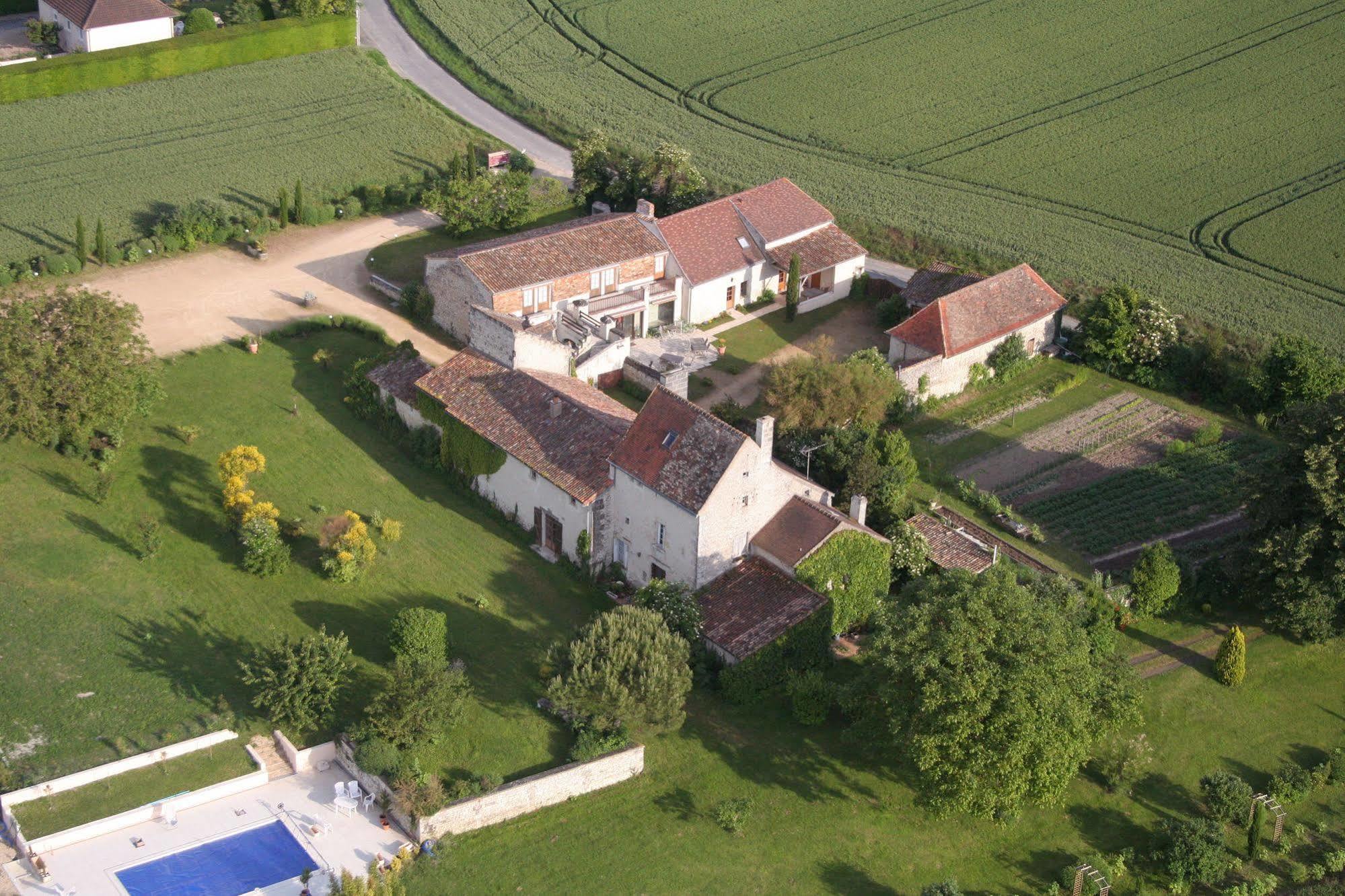 Le Pigeonnier Du Perron Hotel Availles-en-Chatellerault Exterior photo